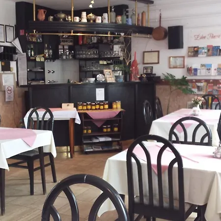 فندق مبيت وإفطار Eden Panzio