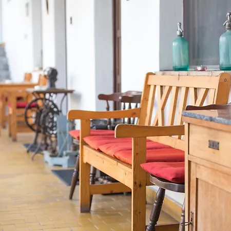 Eden Panzio فندق مبيت وإفطار إغير