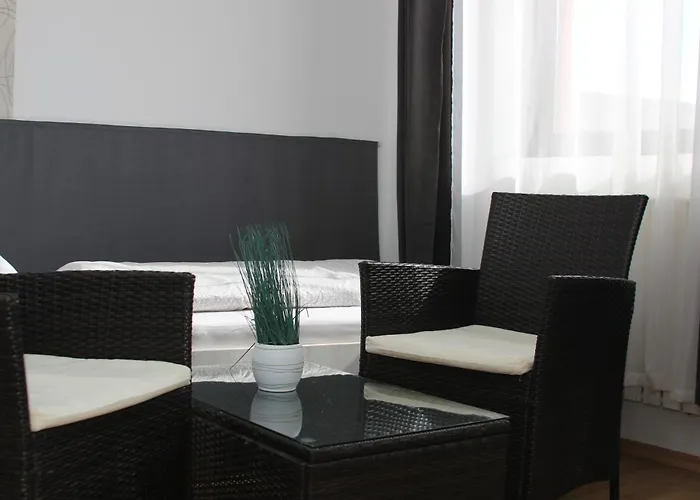 Eden Panzio B&B