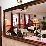 Eden Panzio 4*
