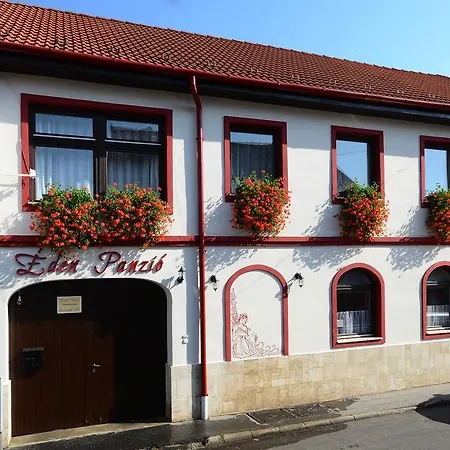 Eden Panzio Bed & Breakfast 4*