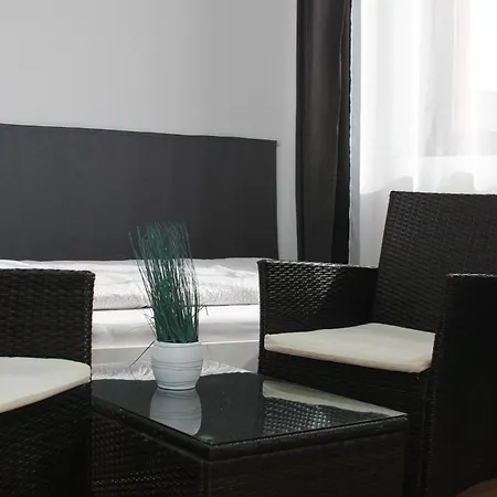 Eden Panzio Bed and Breakfast