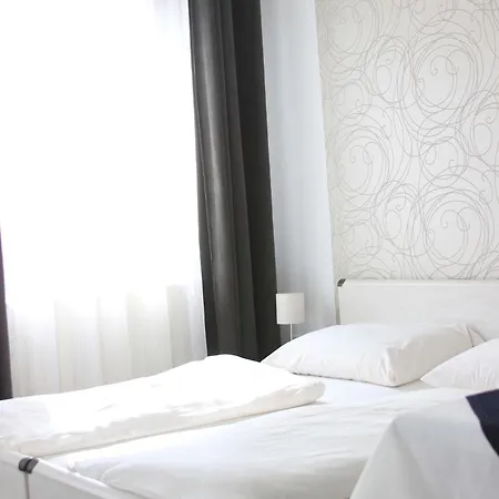 Eden Panzio Bed and Breakfast 4*