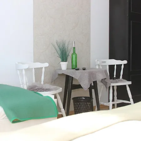 Eden Panzio Bed and Breakfast