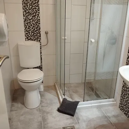 Eden Panzio 4* Έγκερ