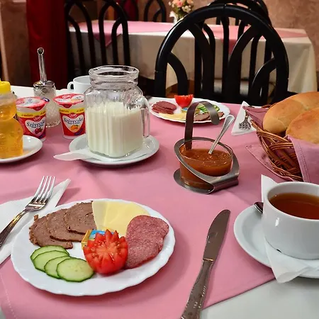 Bed and Breakfast Eden Panzio Έγκερ