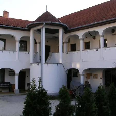 Eden Panzió