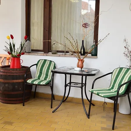 Eden Panzio Bed & Breakfast 4*