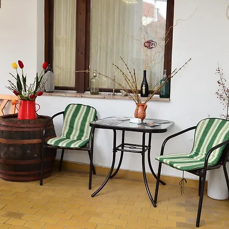 Eden Panzio Bed and Breakfast 4*