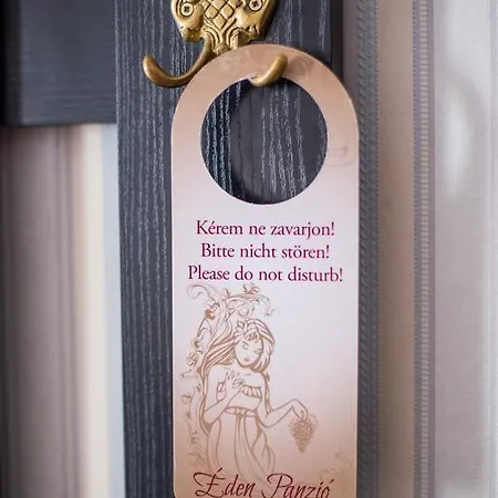 Eden Panzio Bed & Breakfast