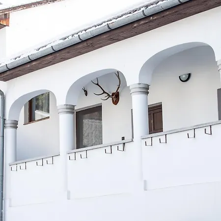 Eden Panzio 4* Έγκερ