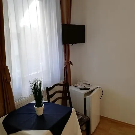 Frühstückspension Eden Panzió